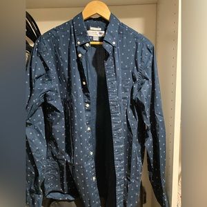 Like New, Medium Long Sleeve Button Up Shirt with Design